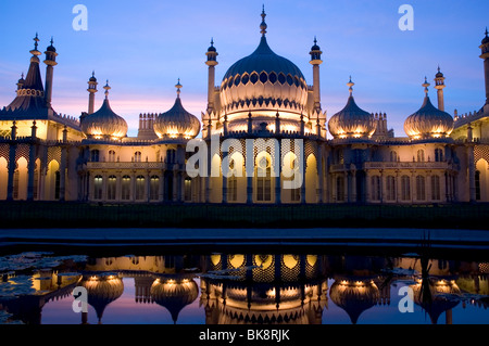 Brighton Royal Pavilion at Dusk Banque D'Images