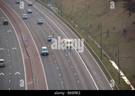 L'autoroute M62 coupant à travers les Pennines (entre Huddersfield et Manchester). Banque D'Images