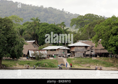 Guyane : Village du Haut Maroni Banque D'Images