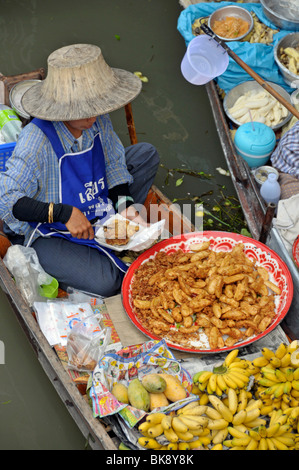 Marché flottant de Damnoen Saduak, au sud-ouest de Bangkok, Thailande, Asie Banque D'Images