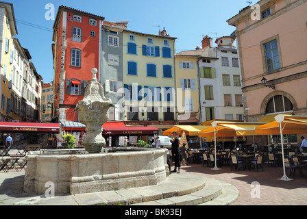 Le Puy-en-Velay (43) : "La Place du tracé' square Banque D'Images