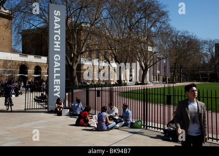 Entrée de la Saatchi Gallery, Chelsea. L'un des plus grands et des plus respectés des galeries de Londres. Banque D'Images