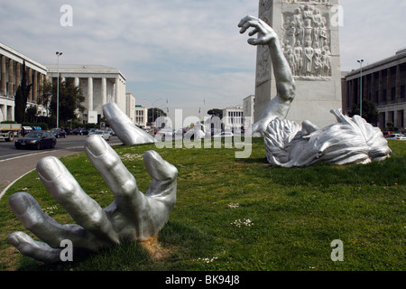 Statue appelée éveil par J. Seward Johnson, Jr, sur la Piazza Marconi, à Rome Banque D'Images