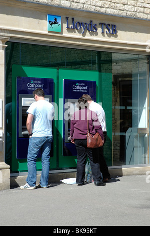 Distributeur de billets de la Lloyds Banque D'Images