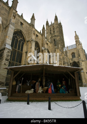 Avec blocage de Noël crèche de Noël à la Cathédrale de Canterbury dans le Kent, UK Banque D'Images