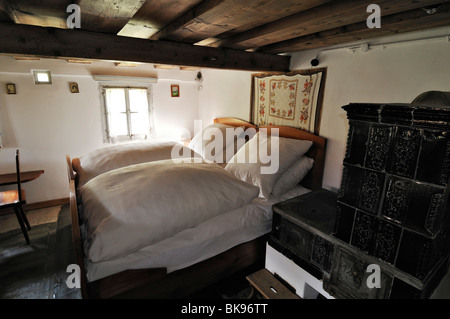 Chambre avec faïence, Glentleiten musée agricole, Bavaria, Germany, Europe Banque D'Images