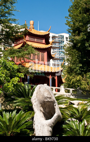 Jardin Chinois traditionnel de style pagode avec pavillon, l'Gurr - Clear View Pavilion, Sydney, Australie Banque D'Images