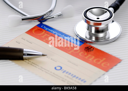 Carte de donneur et stéthoscope Banque D'Images