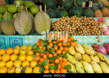 Stand de fruits sur la plage de Lamai, l'île de Ko Samui, Thaïlande, Asie Banque D'Images