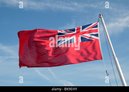 Le Red Ensign, tel qu'il est actuellement utilisé pour les navires civils britanniques, sur l'arrière de la Stena Europe (Stena Line ferry). Banque D'Images