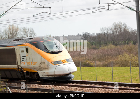 Train Eurostar sur le Kent Banque D'Images