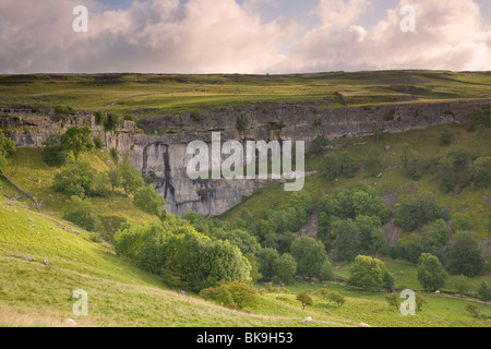 Malham Cove, Malhamdale, Yorkshire Dales National Park, North Yorkshire, UK Banque D'Images