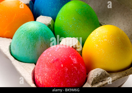 Oeufs de Pâques oeufs colorés Banque D'Images