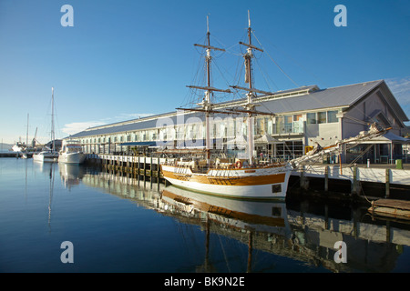 Grand voilier Lady Nelson, Elizabeth Street Pier, Front de Hobart, Tasmanie, Australie Banque D'Images