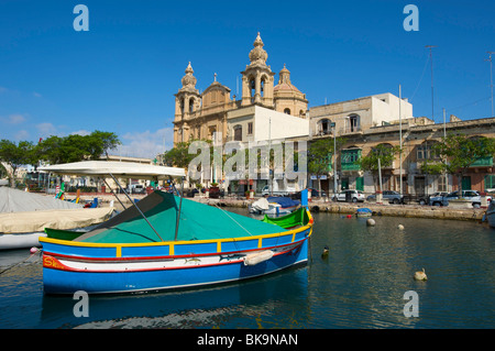 Des bateaux de pêche à Msida Creek à La Valette, Malte, Europe Banque D'Images