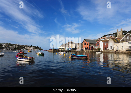 Bateau de pêche du port de passage, Fowey, Cornwall, Angleterre, Royaume-Uni Banque D'Images