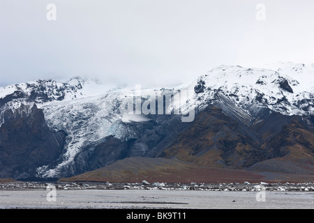 Gigjokull Eyjafjallajokull, dans la grotte de glace après l'inondation qui est venu sous la glace dans l'éruption volcanique Banque D'Images