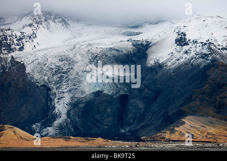 Gigjokull Eyjafjallajokull, dans la grotte de glace après l'inondation qui est venu sous la glace dans l'éruption volcanique Banque D'Images