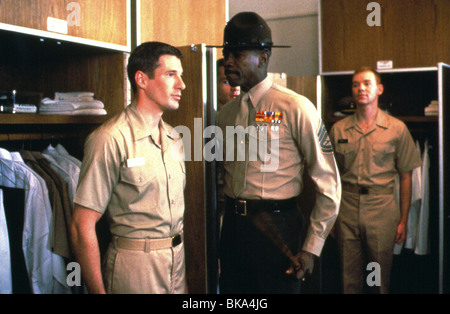 Un OFFICIER ET GENTLEMAN (1982) RICHARD GERE, LOUIS GOSSETT JR, DAVID CARUSO BVG 049 Banque D'Images