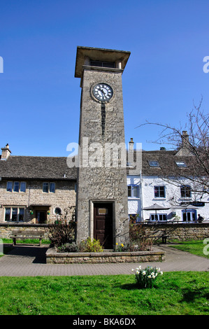 Nailsworth War Memorial Clock Tower, George Street, 34440 colombiers, Gloucestershire, Angleterre, Royaume-Uni Banque D'Images