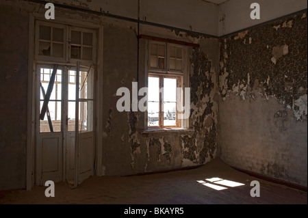 À l'intérieur de l'Buchhalters, Livre Keeper ou agréés House, Kolmanskop Ghost Town près de Lüderitz, Namibie Banque D'Images