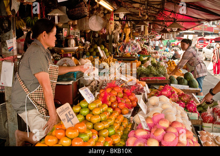 La place de marché, près de Chinatown et de la rivière Ping, Chiang Mai, Thaïlande. Banque D'Images