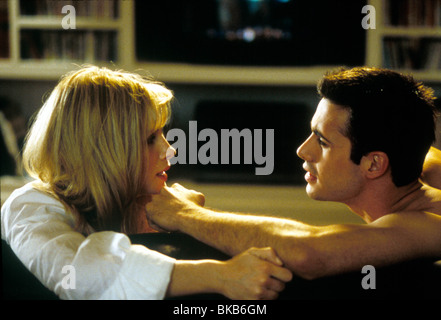 HEAD OVER HEELS (2000) MONICA POTTER, Freddie Prinze JR HEHE 022 Banque D'Images