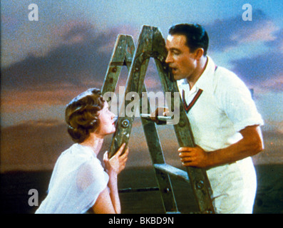 SINGIN IN THE RAIN (1952) CHANTER SOUS LA PLUIE (ALT) Debbie Reynolds, GENE KELLY SIR 082 Banque D'Images