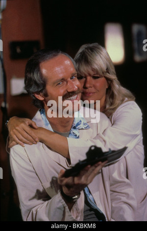 M.A.S.H. (TV) MASH (ALT) MIKE FARRELL, LORETTA SWIT MTV 030 Banque D'Images