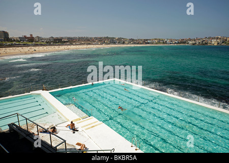 Pool d'Icebergs de Bondi Club de natation d'hiver et de la célèbre plage de Bondi à Sydney, Sydney, New South Wales, Australia Banque D'Images