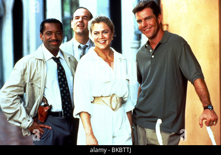 UNDERCOVER BLUES (1992) LE OBBA BABATUNDE, Larry Miller, Kathleen Turner, Dennis Quaid UCBL 025 Banque D'Images