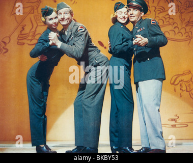 Noël blanc (1954), Vera Ellen, Danny Kaye, Rosemary Clooney, Bing Crosby WHC1 003CP Banque D'Images