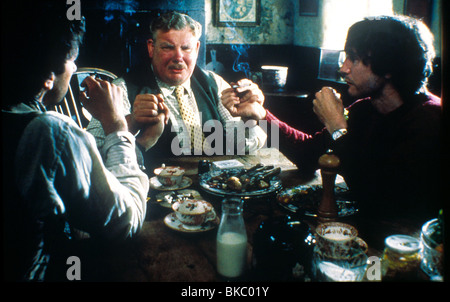 WITHNAIL & I (1987) et j'WITHNAIL (ALT) RICHARD E GRANT, RICHARD GRIFFITHS, PAUL MCGANN WNI 0019 Banque D'Images