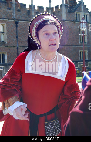 'Hampton Court Palace' Le Roi Henry VIII épouse Anne Boleyn 'femmes' actrice Tudor costume traditionnel anglais parle de vêtements Banque D'Images