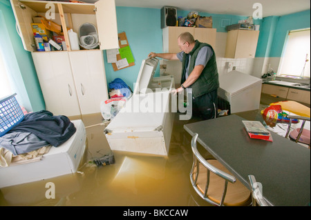 Le village de Toll Bar près de Doncaster, dans le Yorkshire du Sud a été l'un des nombreux endroits touchés par les inondations sans précédent en juin 2007 Banque D'Images