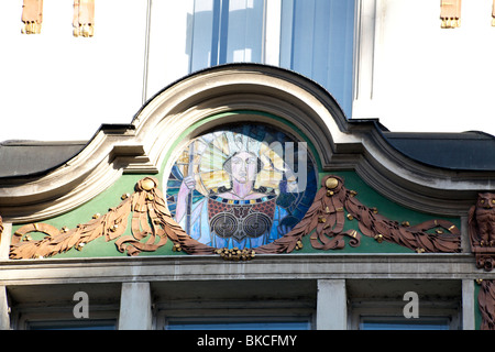 Détail de façade de sujet (Topich) imprimerie, Narodni Trida, Prague, République Tchèque Banque D'Images