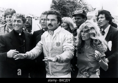 La CANNONBALL RUN (1981) DEAN MARTIN, JAMIE Farr, Roger Moore, Burt Reynolds, FARRAH FAWCETT CNBR 004P Banque D'Images