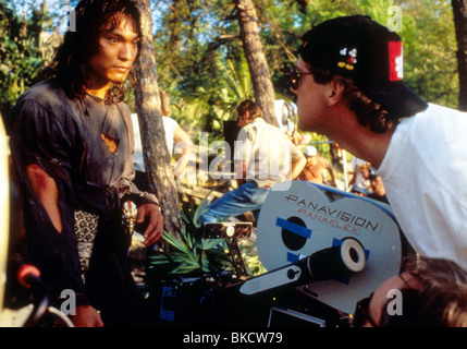 PRODUCTION TOURNAGE (ALT) EMPLACEMENT (ALT) derrière la scène (ALT) SUR LE PLATEAU (ALT) O/S 'LE LIVRE DE LA JUNGLE" (1995) AVEC JASON SCOTT LEE, Banque D'Images