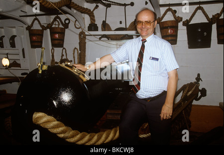 Royaume-uni, Angleterre, Hampshire, Portsmouth, Mike Hill, le HMS Warrior guide touristique Banque D'Images