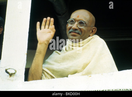 GANDHI -1982 BEN KINGSLEY Banque D'Images