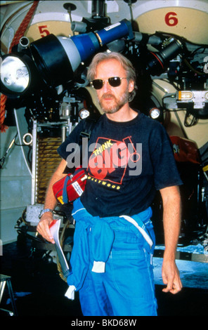 JAMES CAMERON (DIR) O/S TITANIC (1997) JMCM 029 Banque D'Images