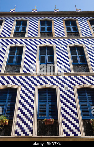 Mur carrelé de maisons dans Main Street, Gibraltar Banque D'Images