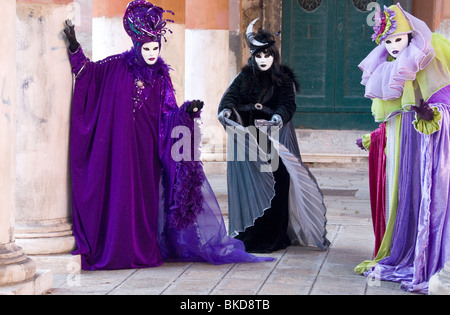 Carnival participants costumés à San Francesco della Vigna, Venice, Italie Banque D'Images