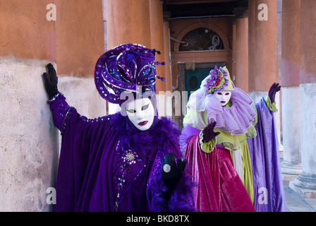 Carnival participants costumés à San Francesco della Vigna, Venice Banque D'Images