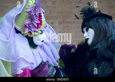 Carnaval de Venise participants à San Francesco della Vigna Banque D'Images