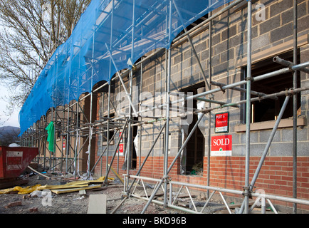 Maisons en construction avec panneaux vendus Abergavenny Pays de Galles UK Banque D'Images