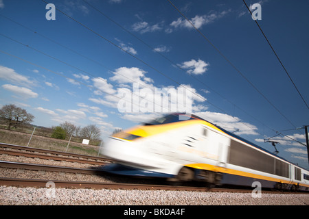 Train Eurostar sur le Kent Banque D'Images