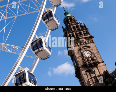 Hôtel de ville de Sheffield et grande roue Banque D'Images