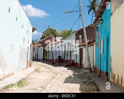 Scène de rue de l'architecture coloniale dans la vieille ville de Trinidad, Cuba Banque D'Images