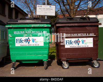 Les bacs de recyclage de verre, Ceres, Fife Banque D'Images